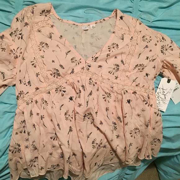 Melrose and Market pink floral blouse - Picture 4 of 4